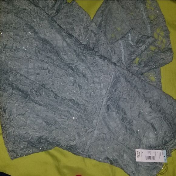 Elegant ball or wedding dress - Picture 5 of 8